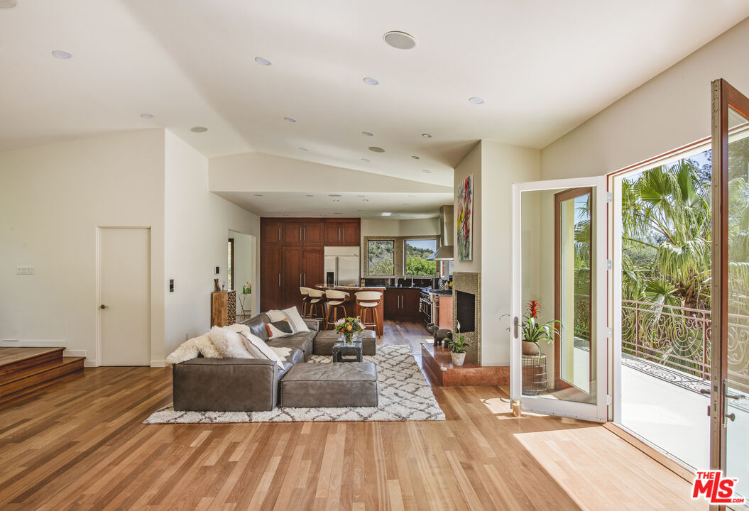 2655 Topanga Skyline Dr