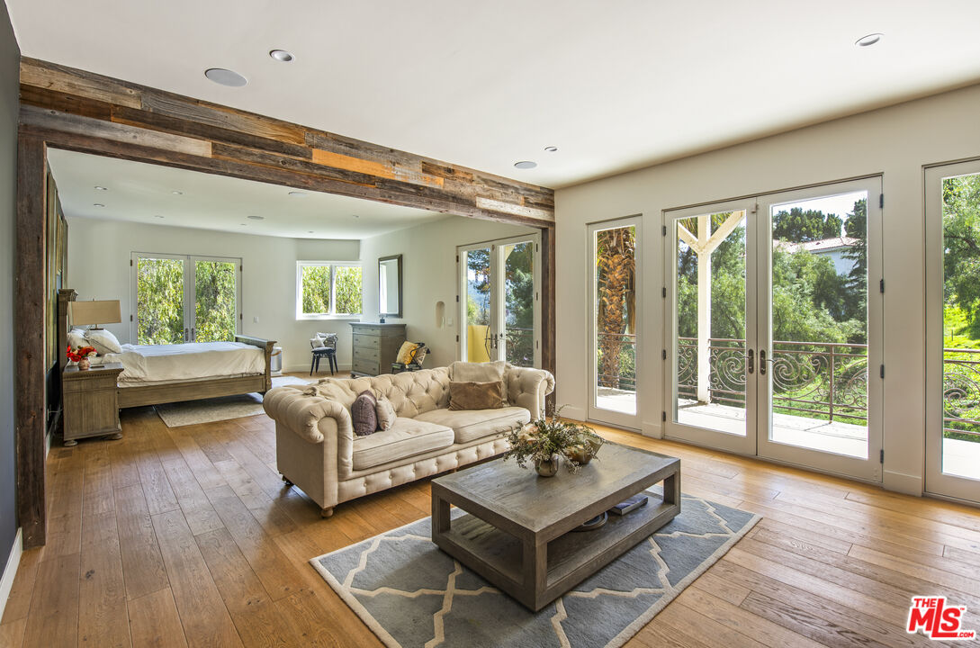2655 Topanga Skyline Dr