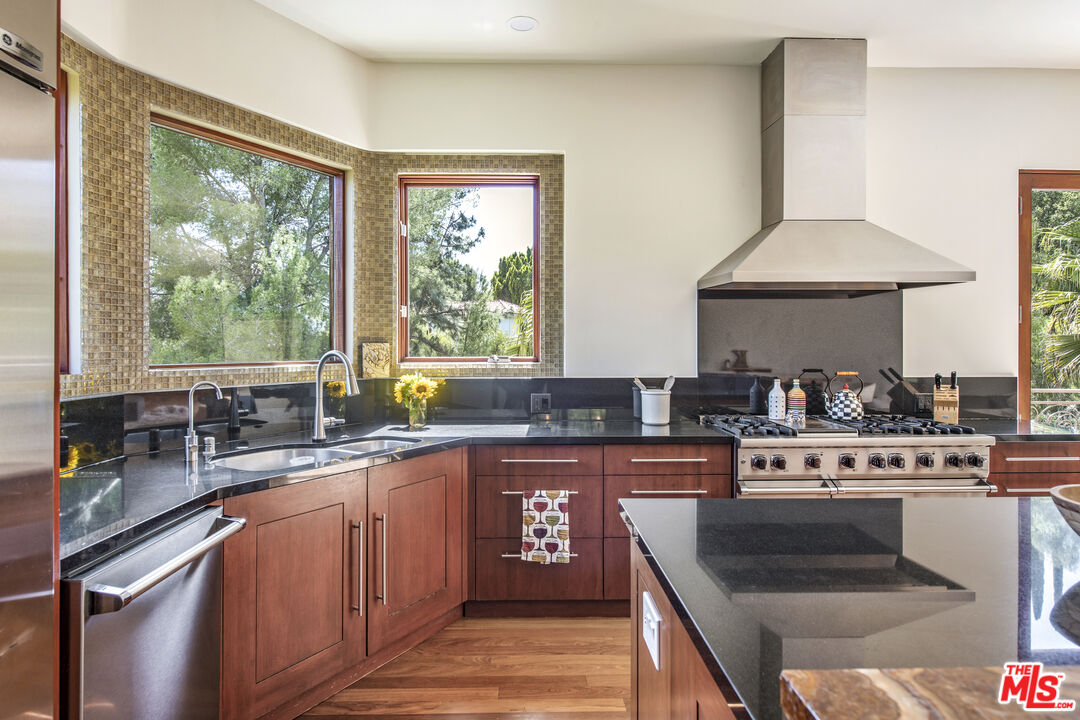 2655 Topanga Skyline Dr