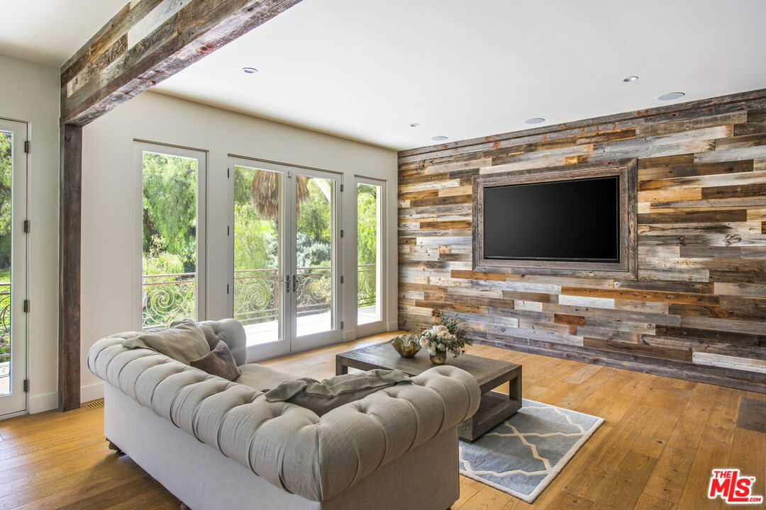 2655 Topanga Skyline Dr