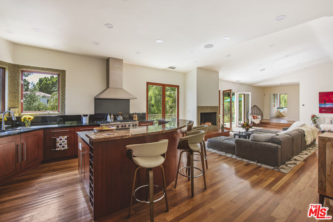 2655 Topanga Skyline Dr