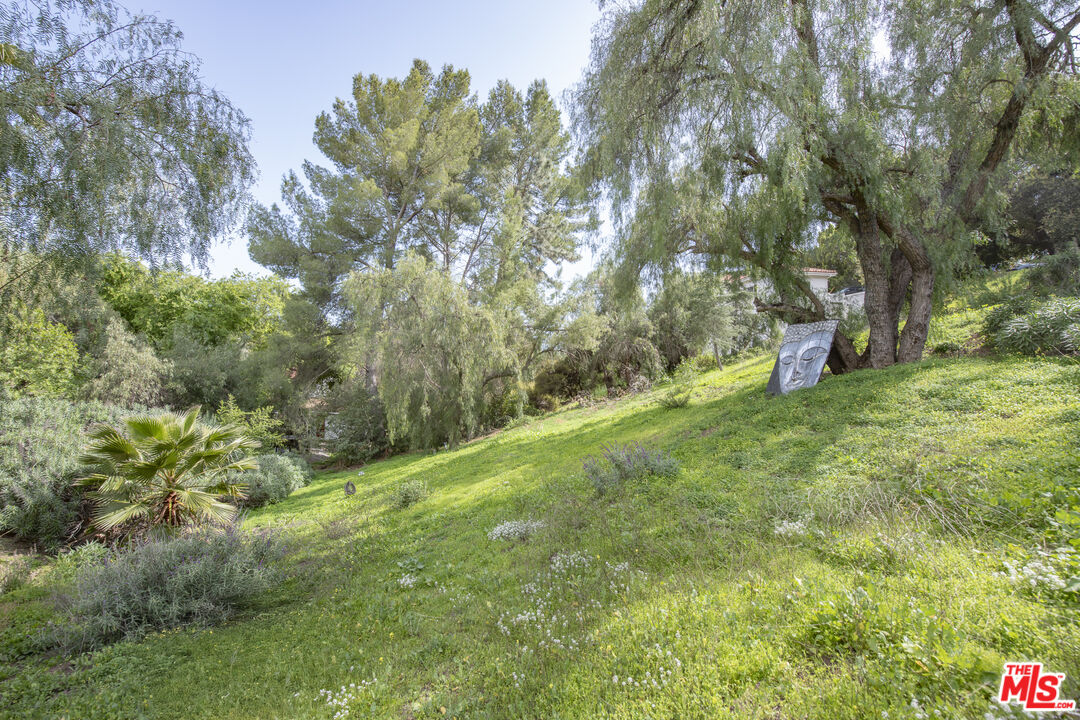 2655 Topanga Skyline Dr