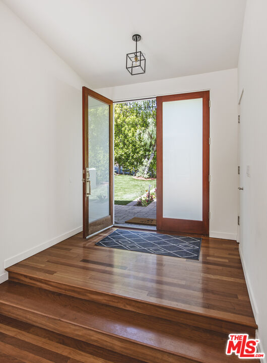 2655 Topanga Skyline Dr