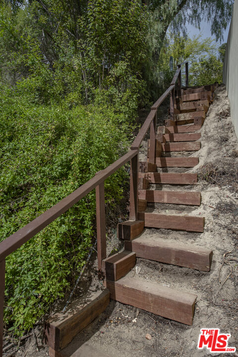 2655 Topanga Skyline Dr