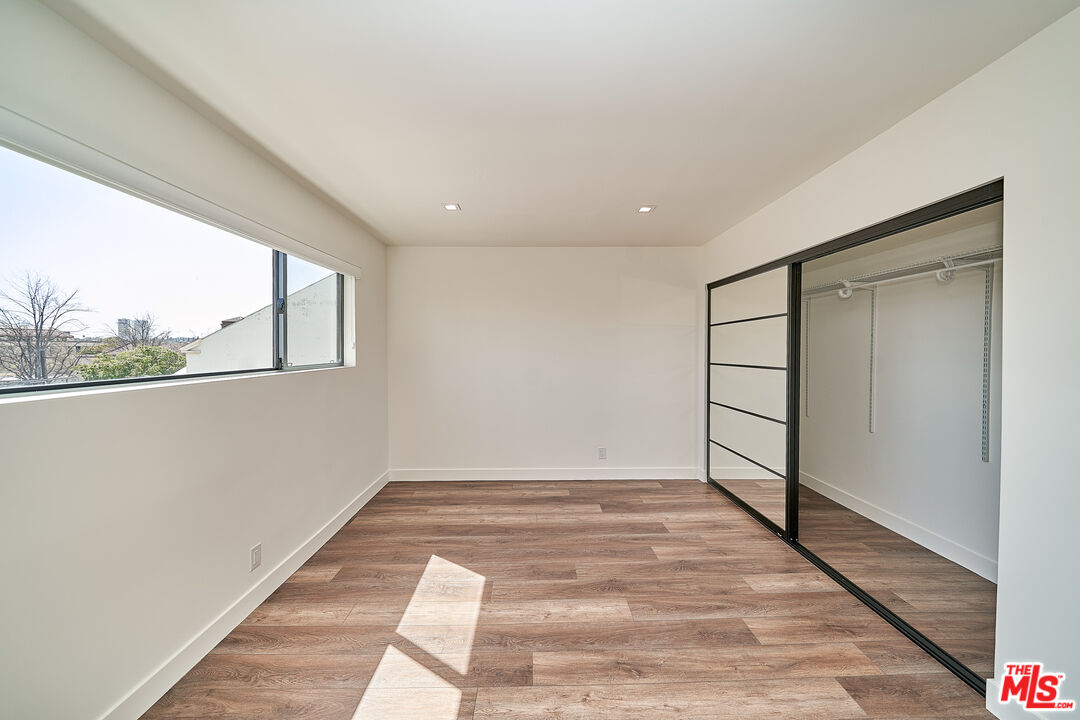 145 S Maple Dr Unit: PH401