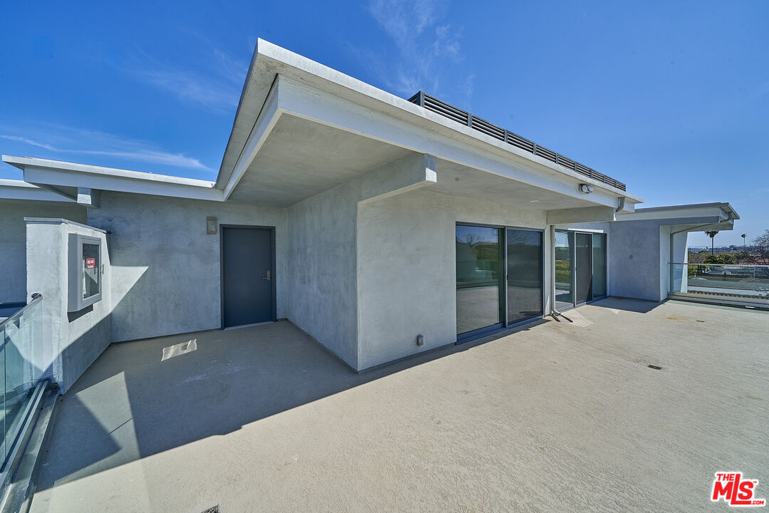145 S Maple Dr Unit: PH401
