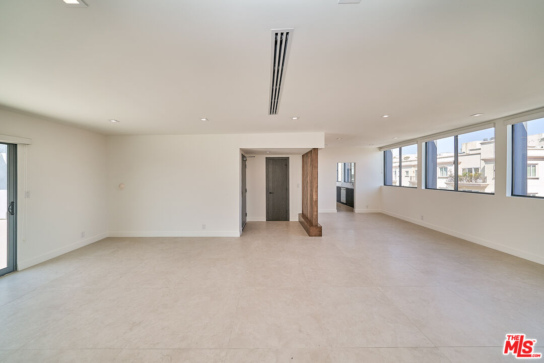 145 S Maple Dr Unit: PH401