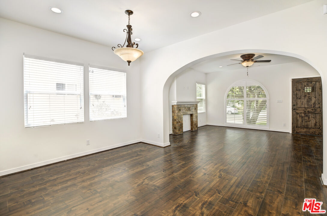2844 Potomac Ave