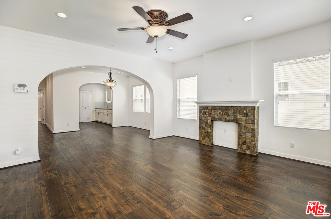 2844 Potomac Ave
