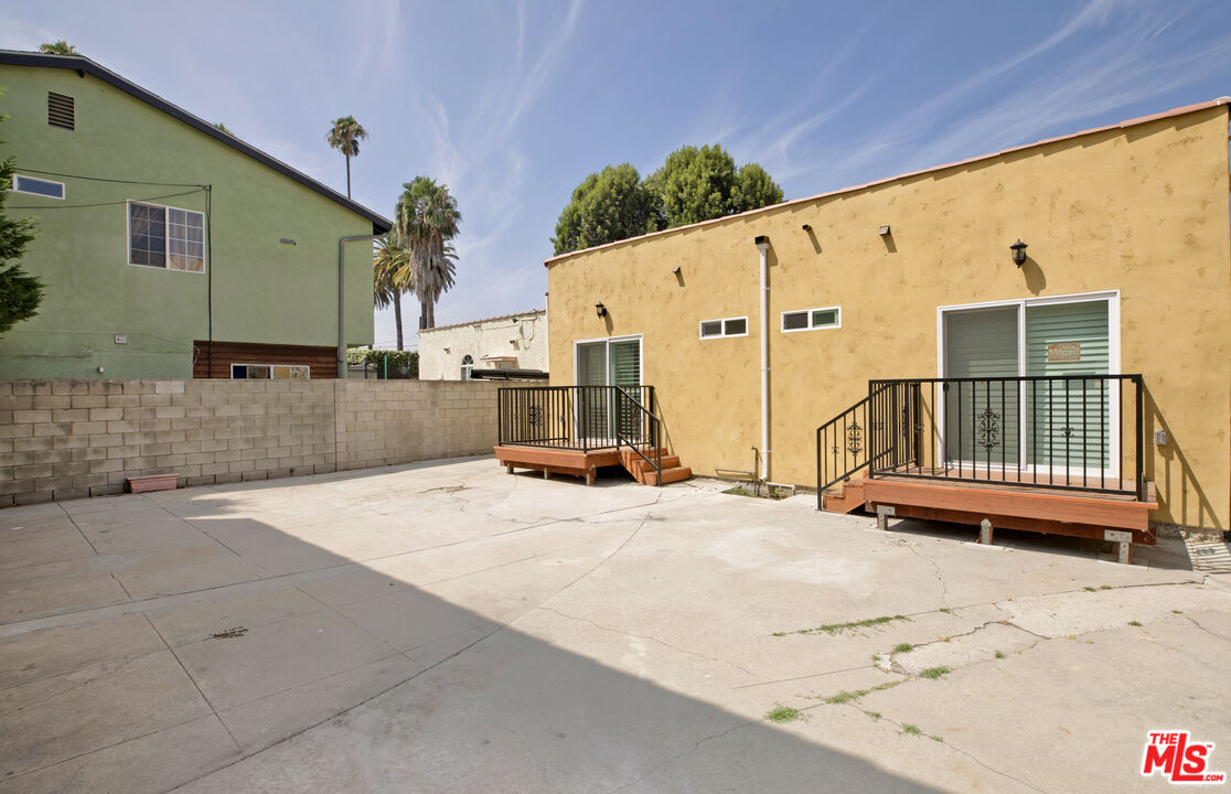2844 Potomac Ave