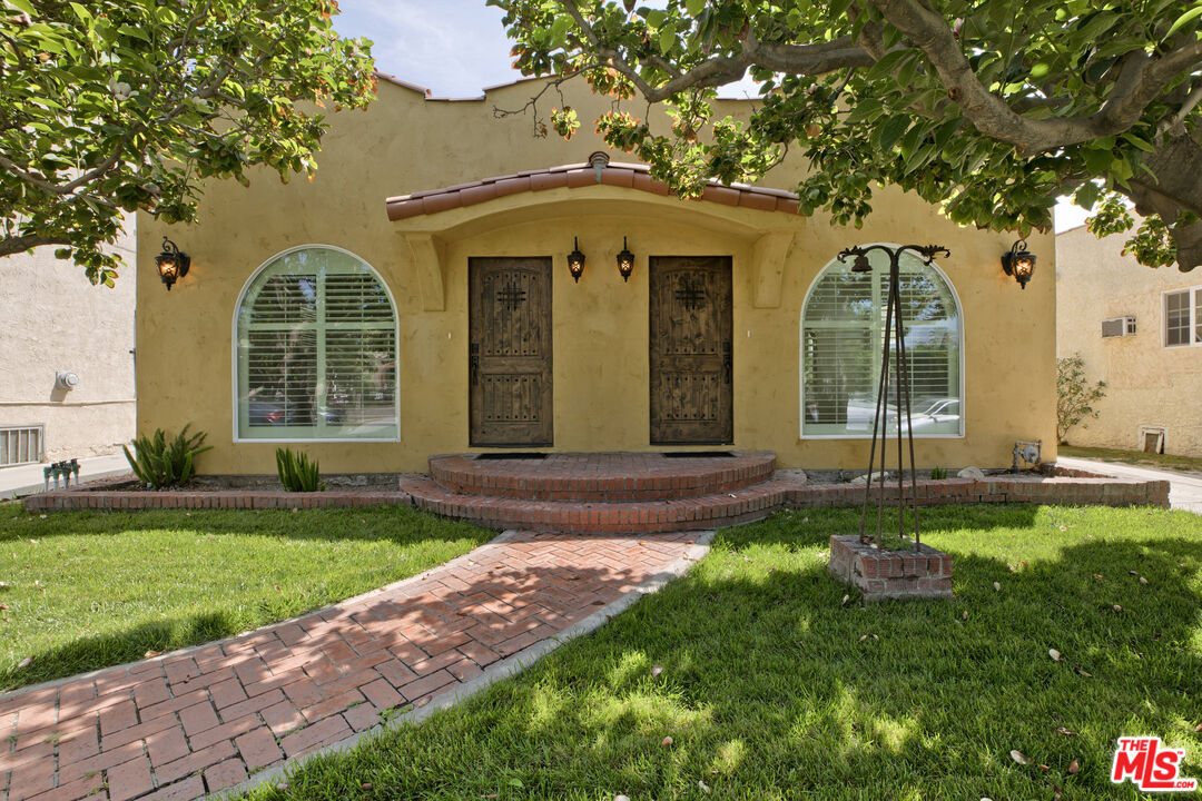 2844 Potomac Ave