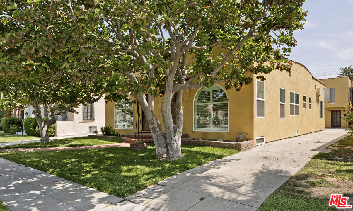 2844 Potomac Ave