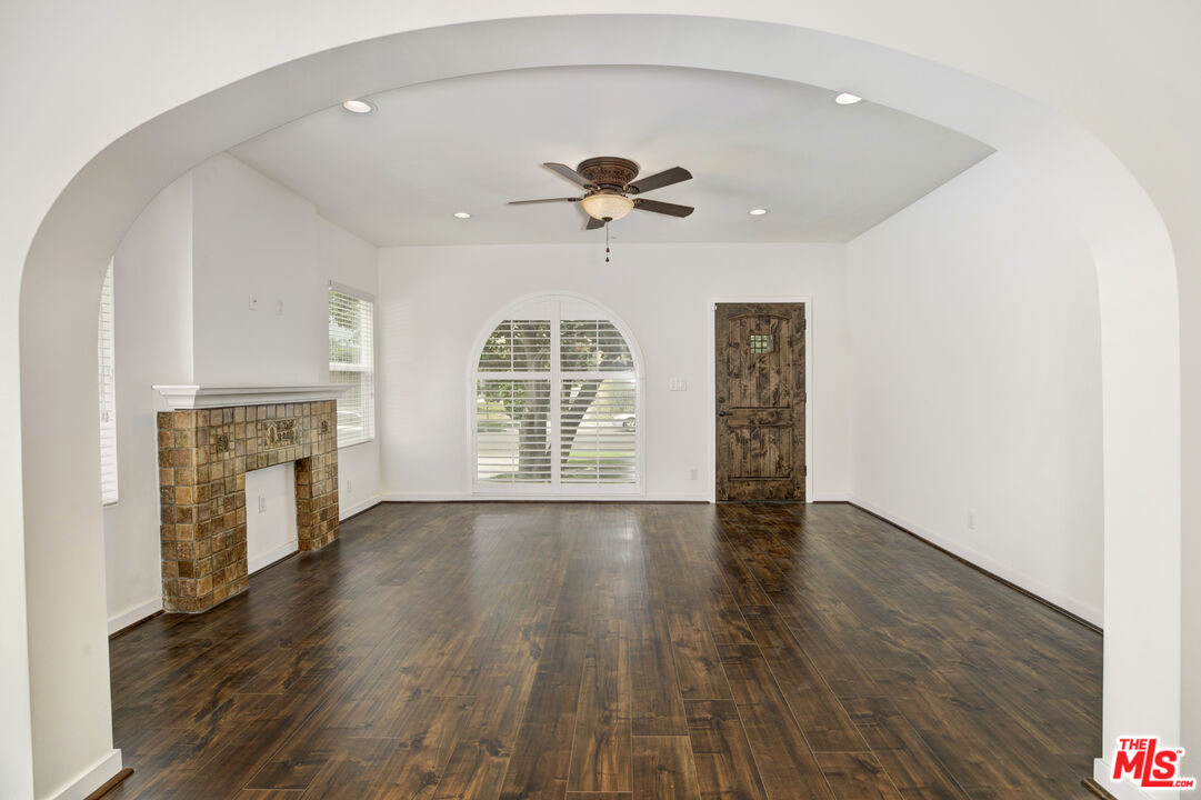 2844 Potomac Ave