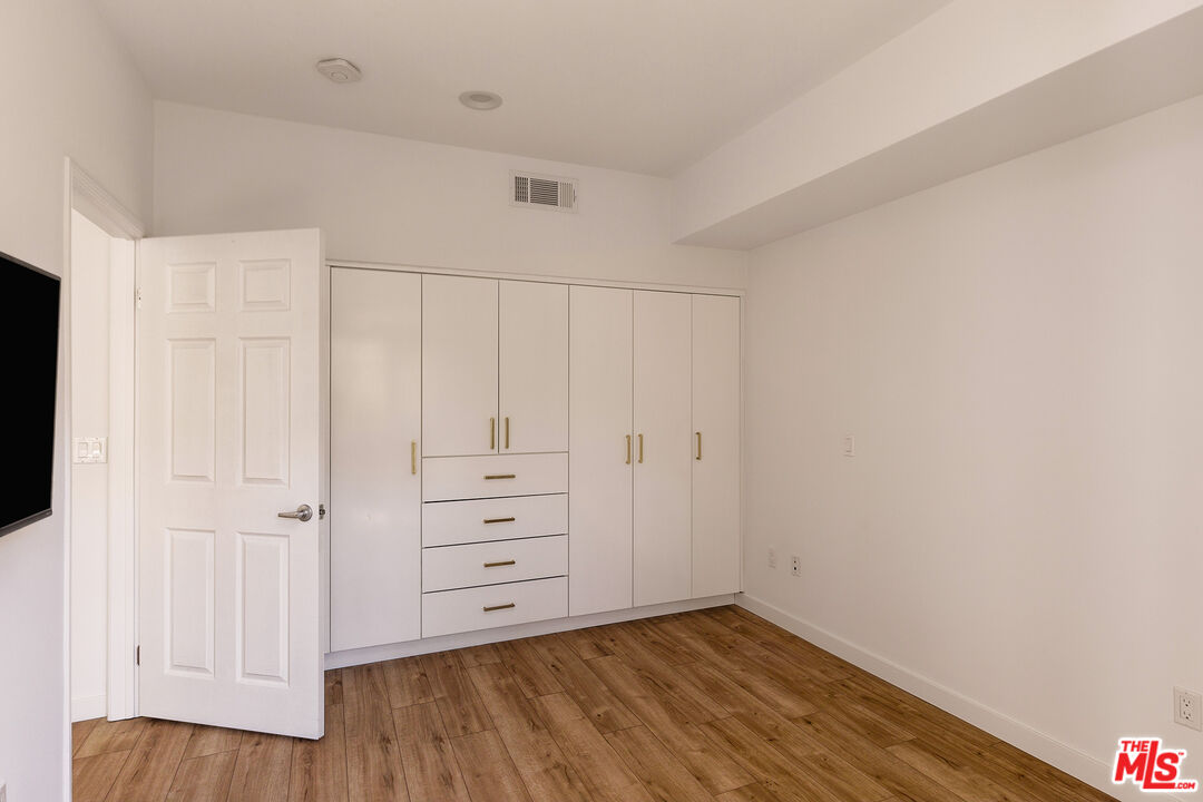 13200 Pacific Promenade Unit: 318