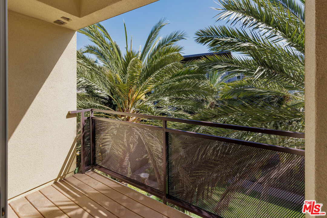 13200 Pacific Promenade Unit: 318