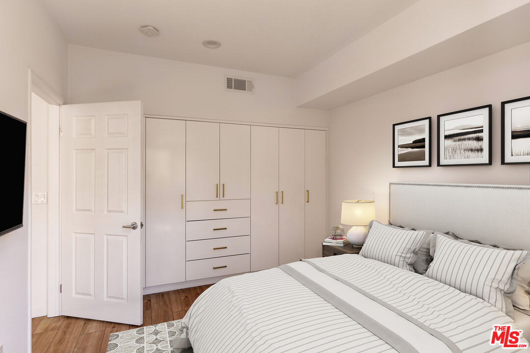 13200 Pacific Promenade Unit: 318
