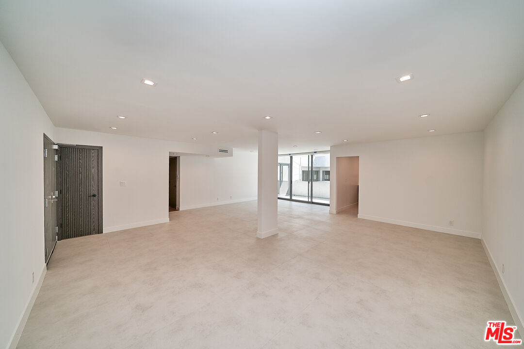 137 S Maple Dr Unit: 205