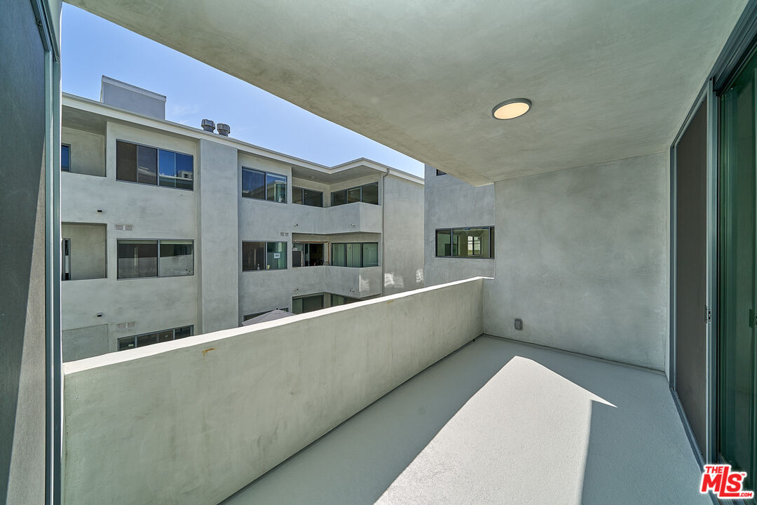 137 S Maple Dr Unit: 205