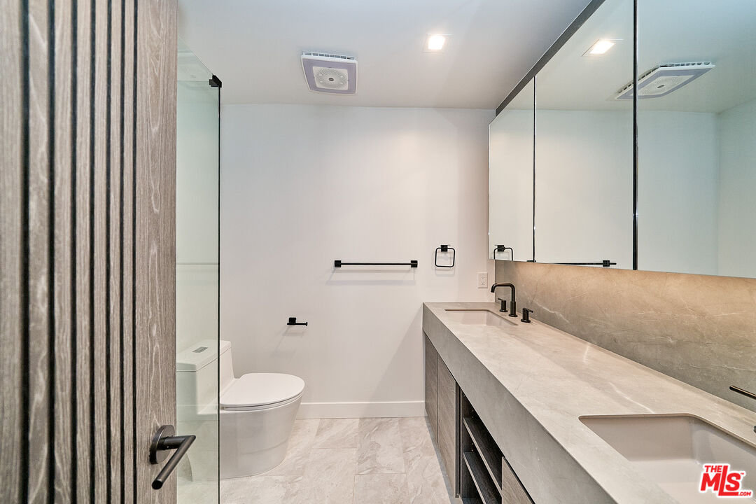 137 S Maple Dr Unit: 205