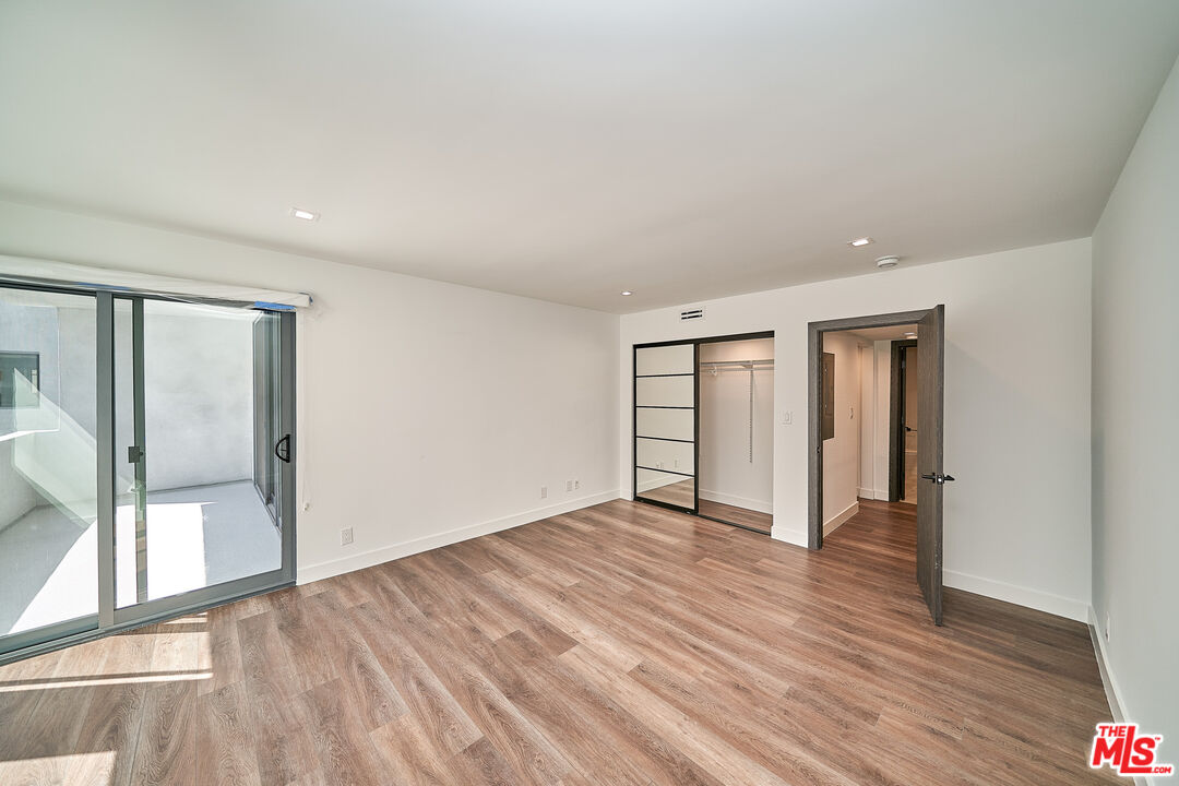 137 S Maple Dr Unit: 205