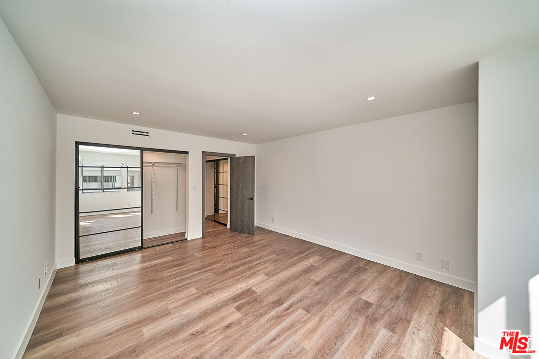 137 S Maple Dr Unit: 205