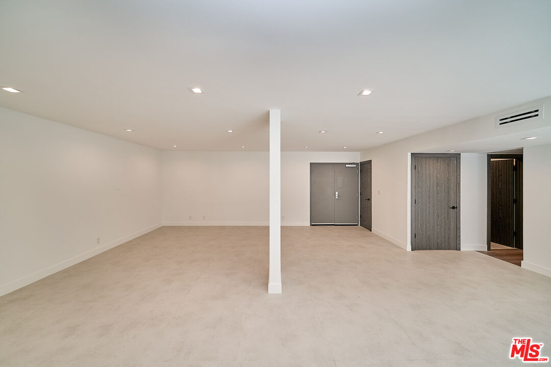 137 S Maple Dr Unit: 205