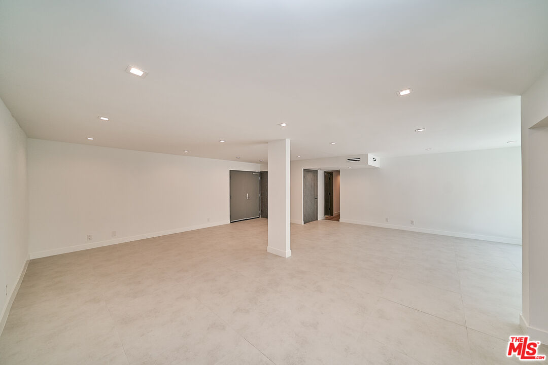 137 S Maple Dr Unit: 205
