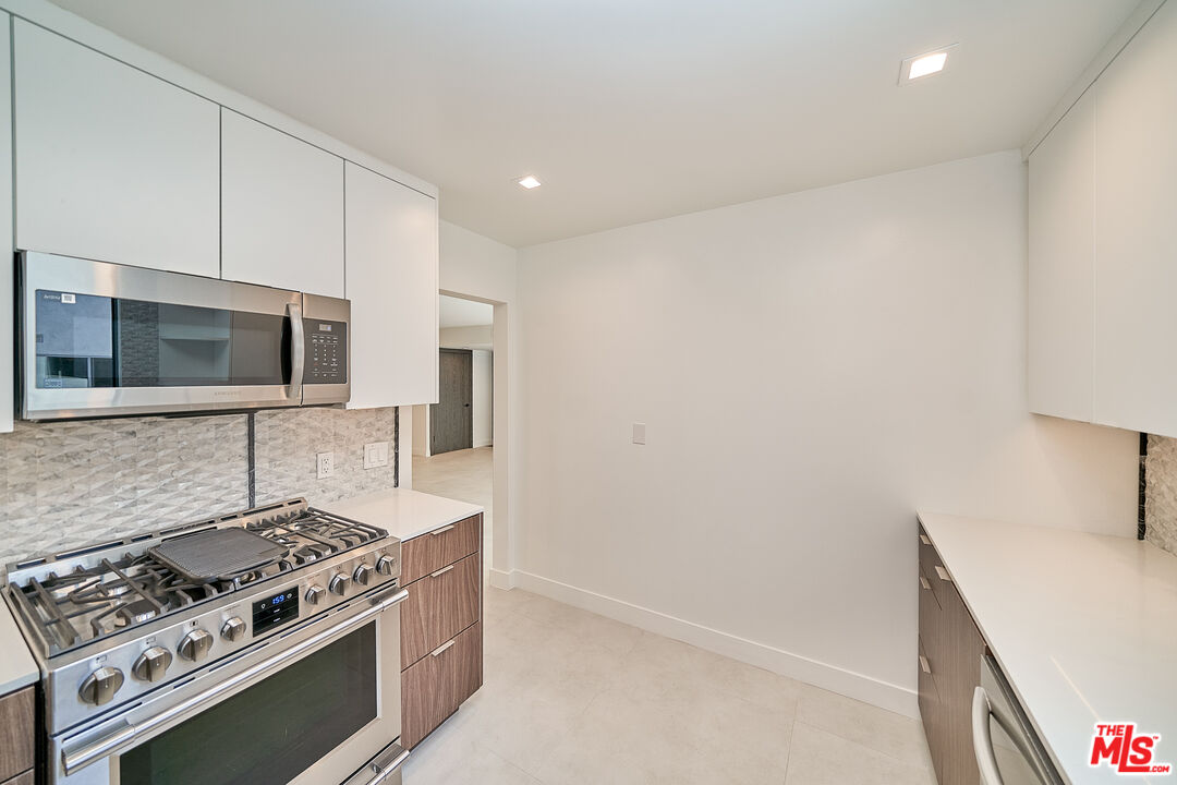 137 S Maple Dr Unit: 205