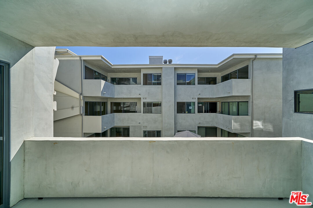 137 S Maple Dr Unit: 205