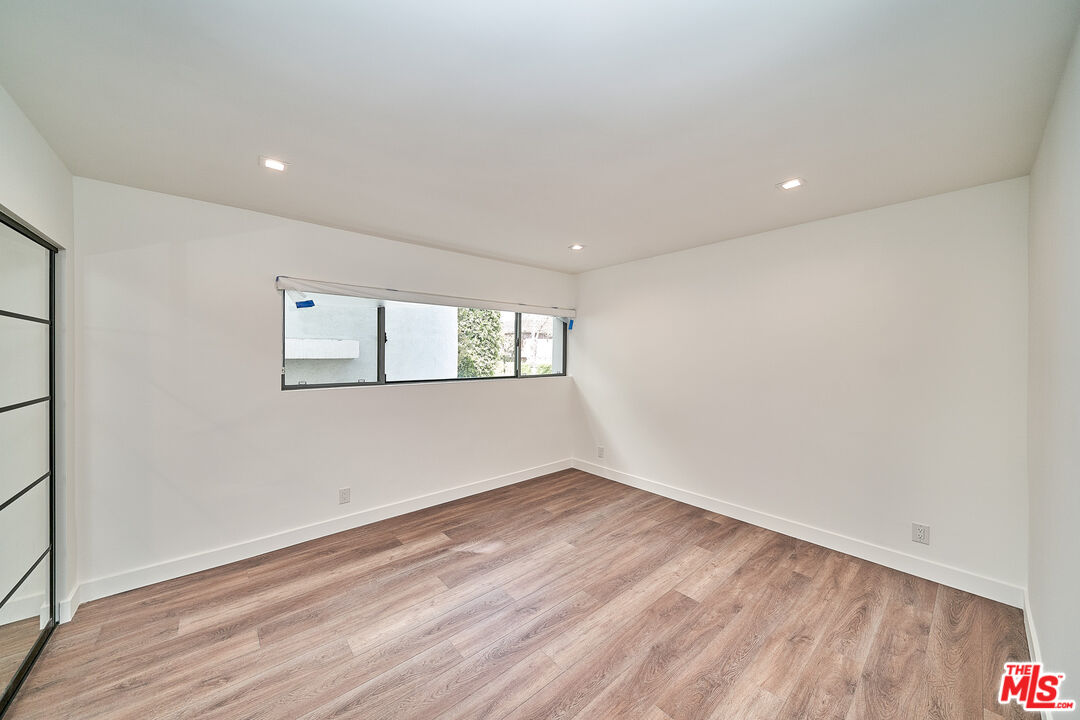 137 S Maple Dr Unit: 102