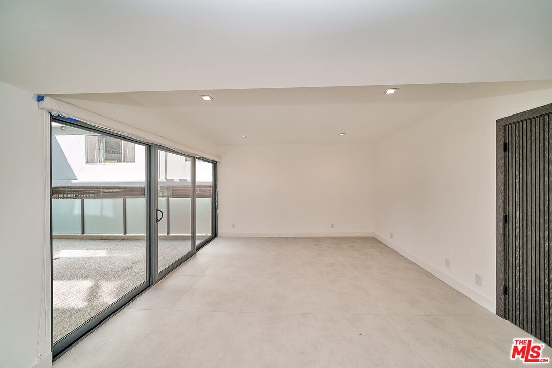 137 S Maple Dr Unit: 102