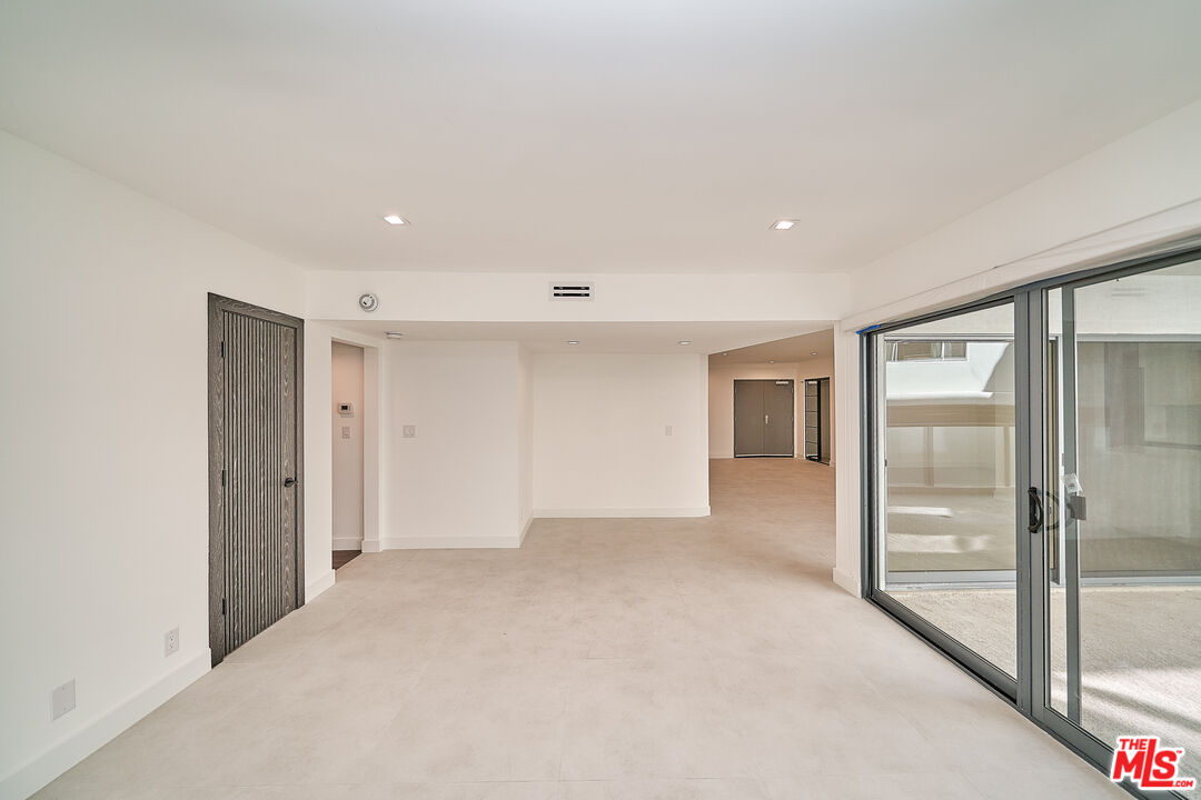 137 S Maple Dr Unit: 102