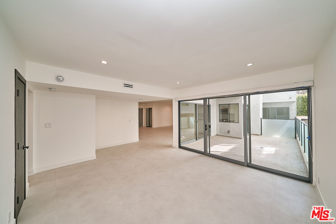137 S Maple Dr Unit: 102