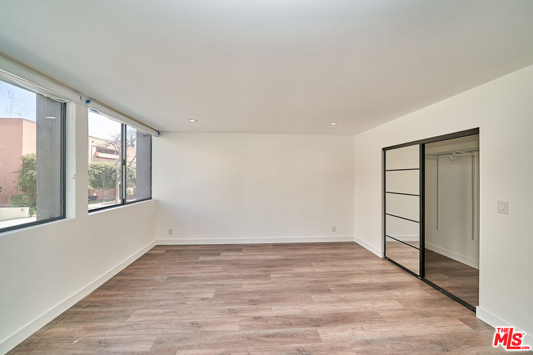 137 S Maple Dr Unit: 102