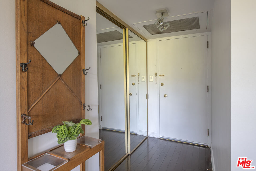4455 Los Feliz Blvd Unit: 504