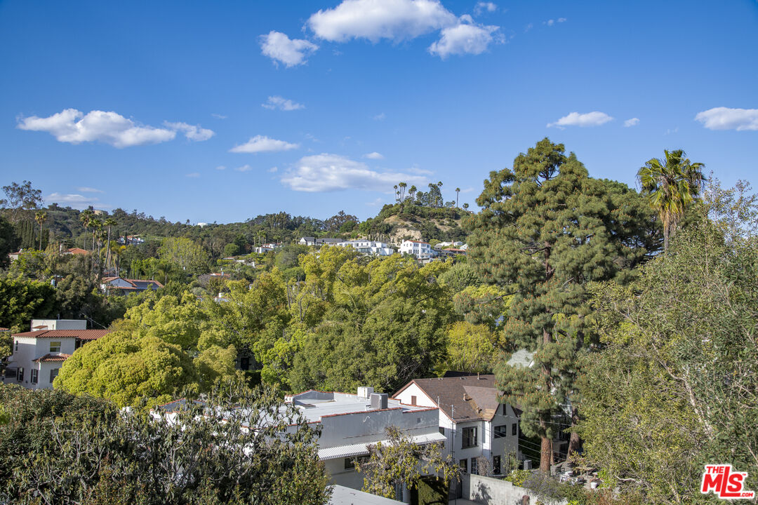 4455 Los Feliz Blvd Unit: 504