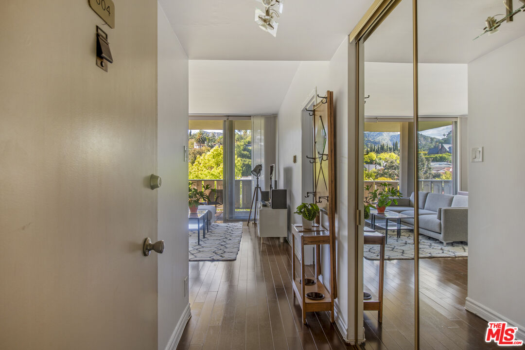 4455 Los Feliz Blvd Unit: 504