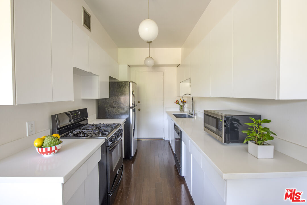4455 Los Feliz Blvd Unit: 504