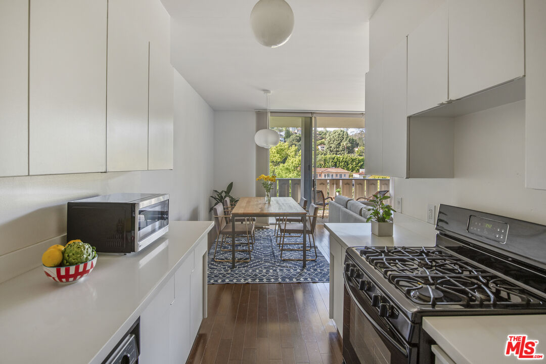 4455 Los Feliz Blvd Unit: 504