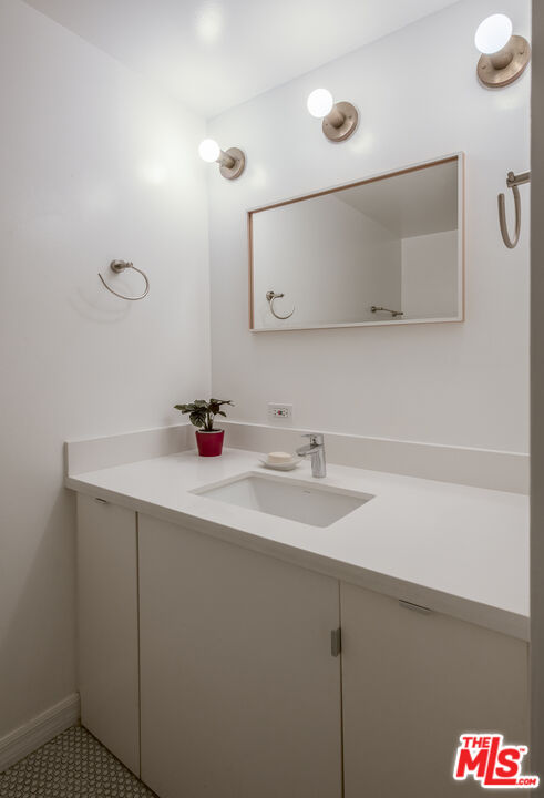 4455 Los Feliz Blvd Unit: 504