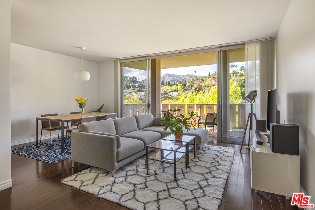 4455 Los Feliz Blvd Unit: 504