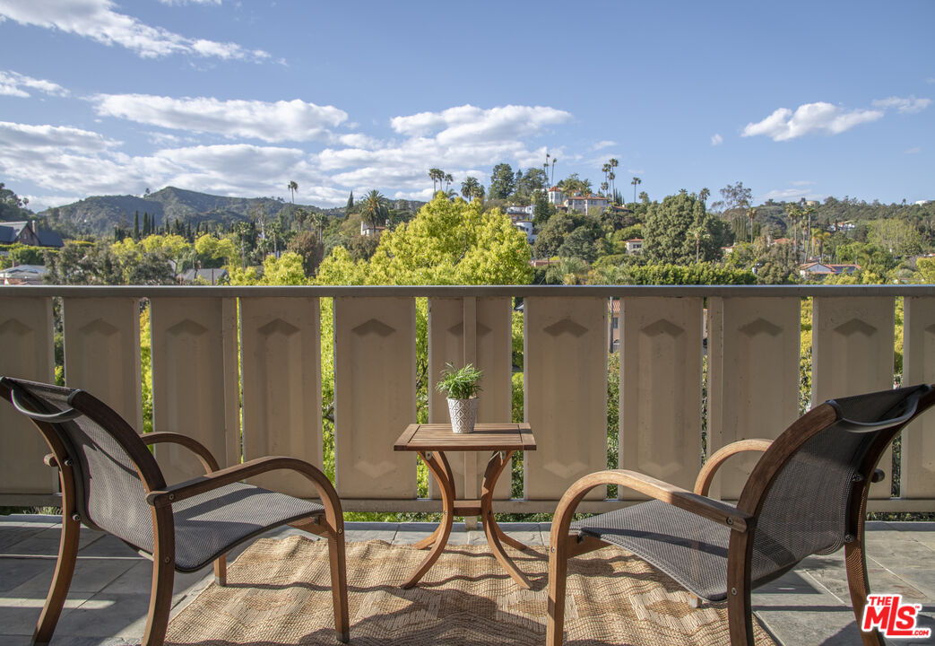 4455 Los Feliz Blvd Unit: 504