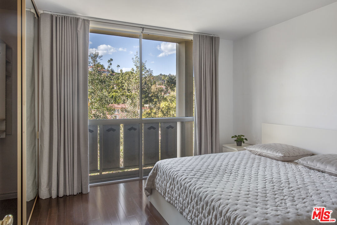 4455 Los Feliz Blvd Unit: 504