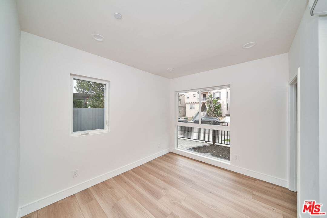 1108 Queen Anne Pl Unit: 1108