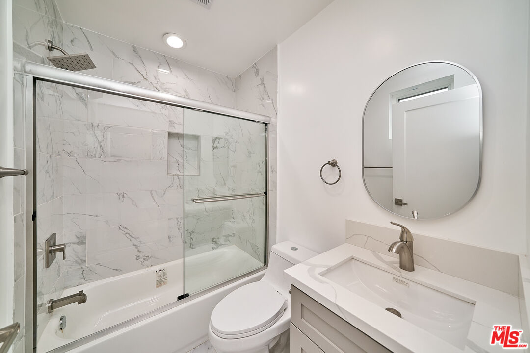 1108 Queen Anne Pl Unit: 1108