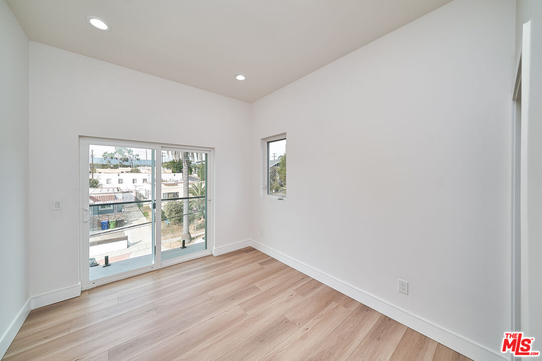 1108 Queen Anne Pl Unit: 1108