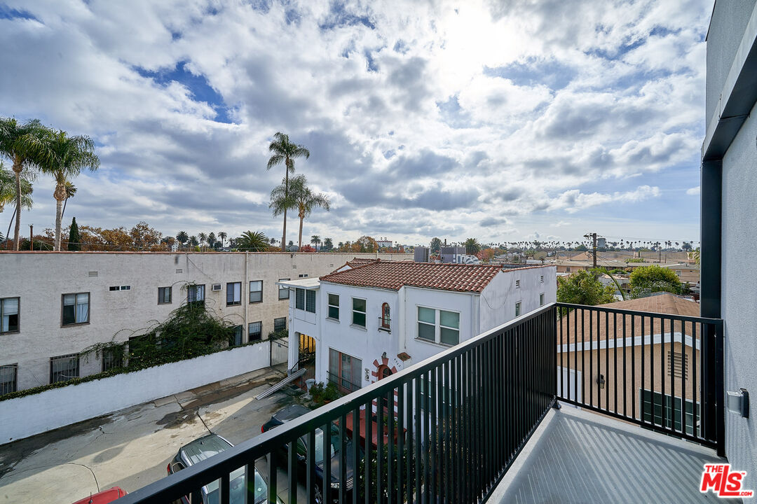 1108 Queen Anne Pl Unit: 1108