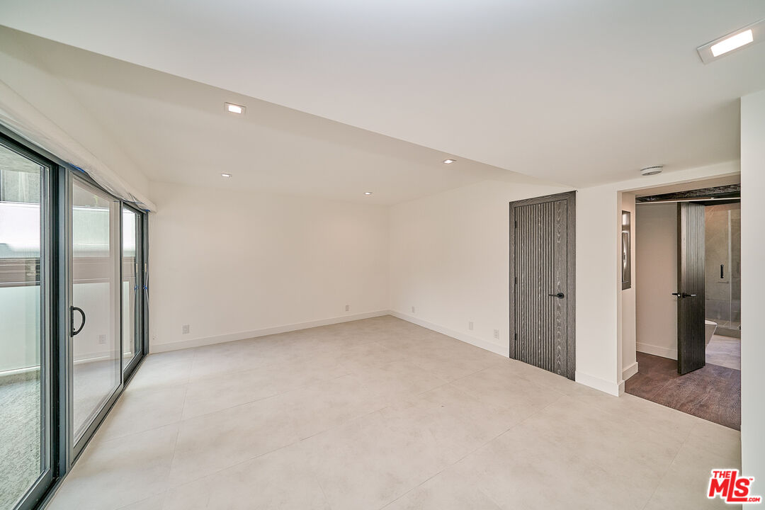 137 S Maple Dr Unit: 202