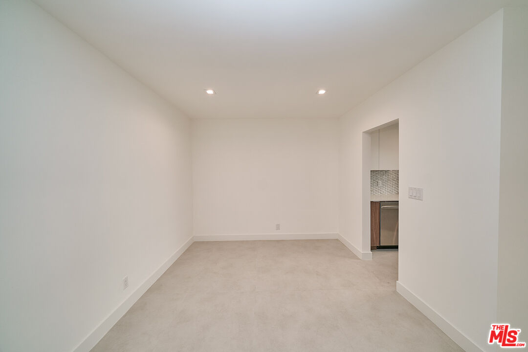 137 S Maple Dr Unit: 202