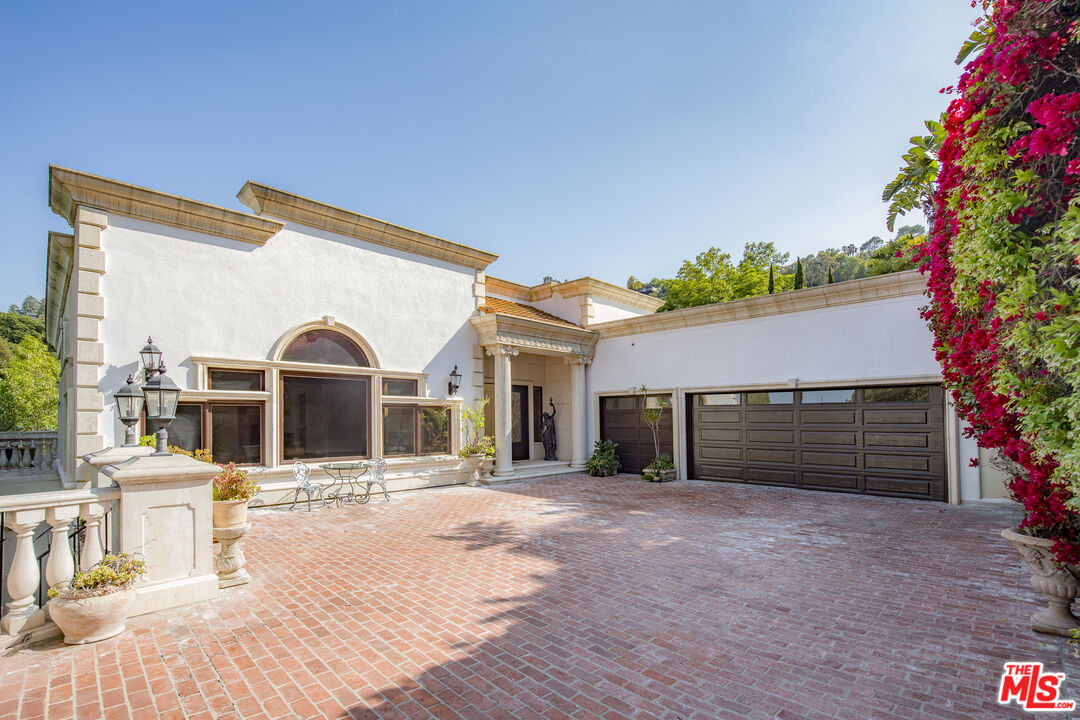 3780 Multiview Dr